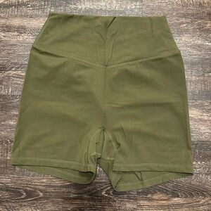 Buffbunny Rosa shorts